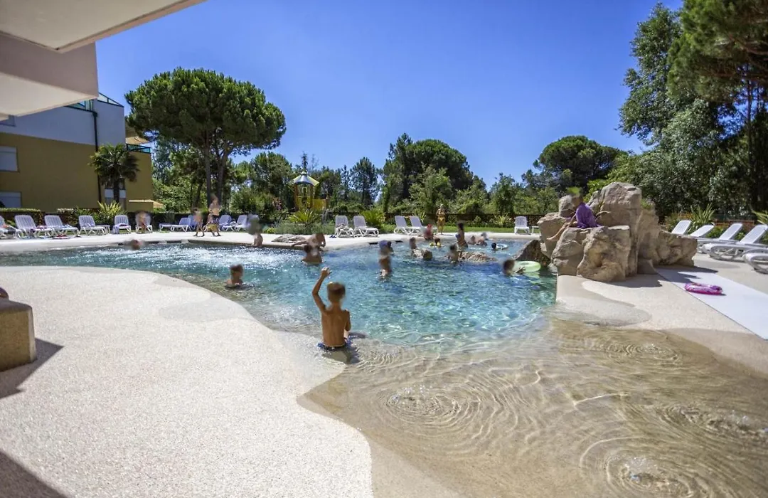 Bosco Canoro Bibione Residence-1